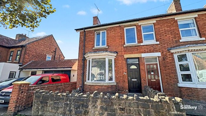 3 Bedroom Semi-Detached House For Sale In Woodland Grove, Mansfield Woodhouse, NG19