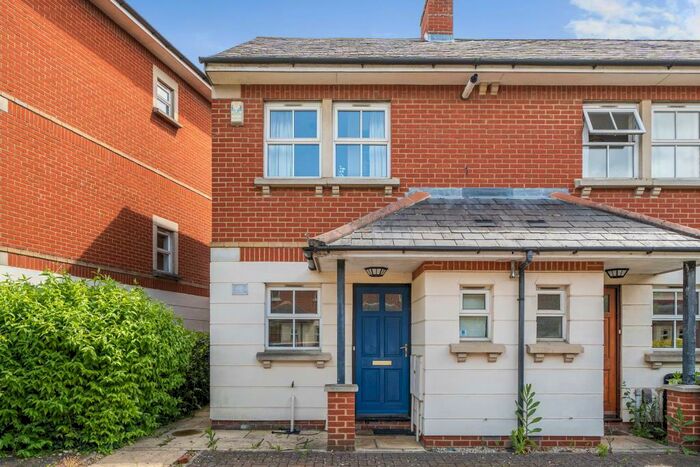 3 Bedroom End Of Terrace House To Rent In Stable Close, Oxford, OX1