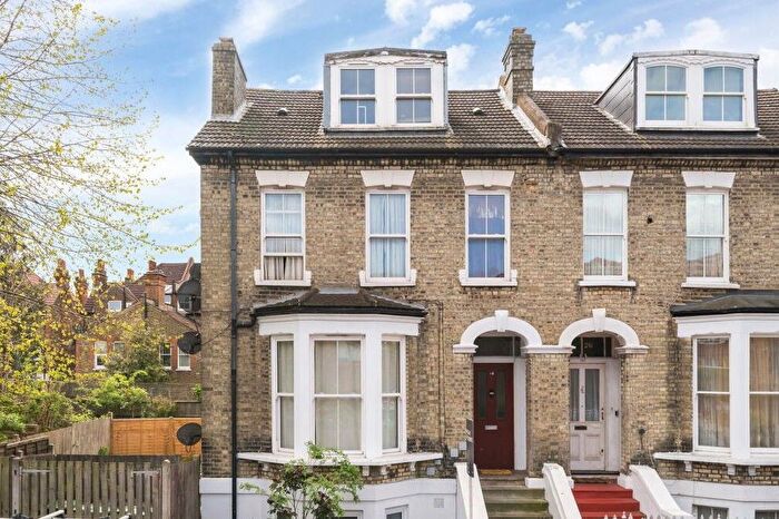 1 Bedroom Flat For Sale In Pendennis Road, London, SW16