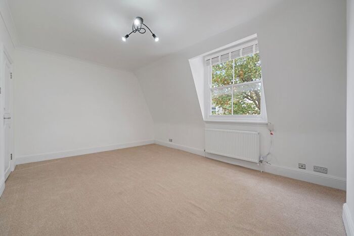 2 Bedroom Flat To Rent In Birnam Road, London, N4