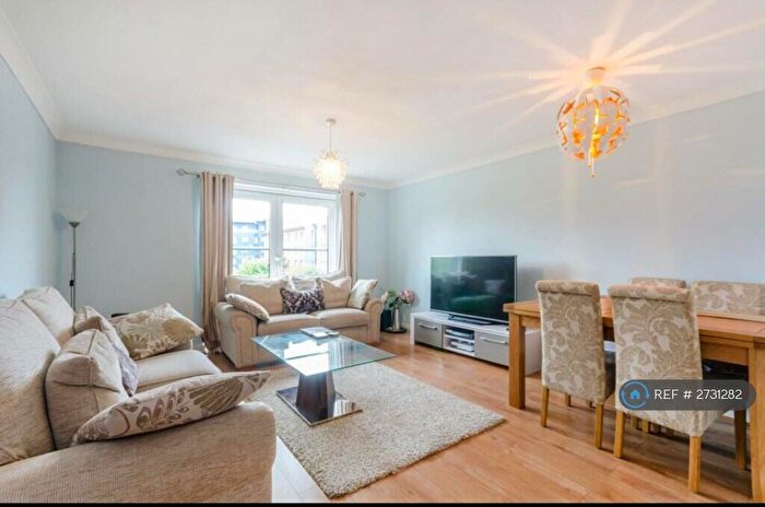 2 Bedroom Flat To Rent In Wheatcroft Court, Sutton, SM1