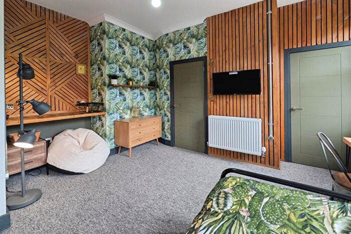 1 Bedroom Flat To Rent In Gordon Avenue, Portswood, SO14