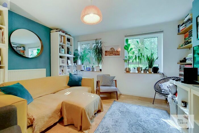 2 Bedroom Flat To Rent In Abingdon Close, Camden Square, NW1