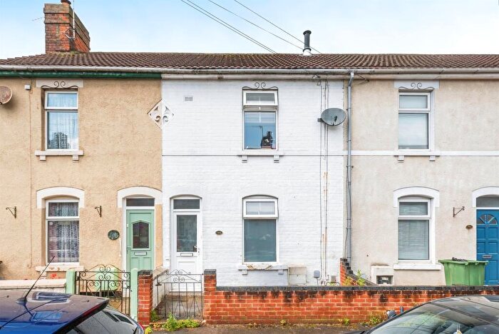 2 Bedroom Terraced House For Sale In Redcliffe Street, Swindon, SN2