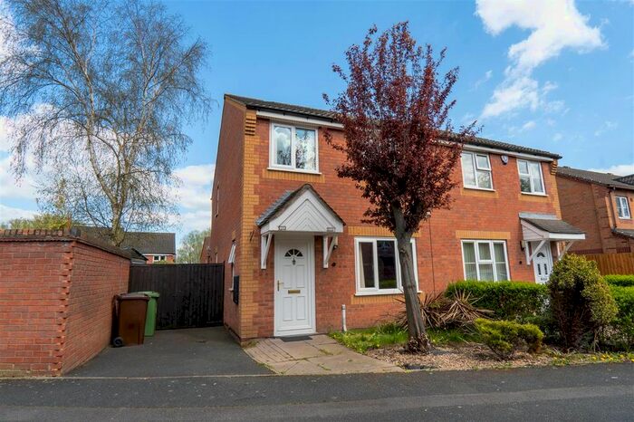 3 Bedroom Semi-Detached House To Rent In Fencote Avenue, Fordbridge, Birmingham, B37