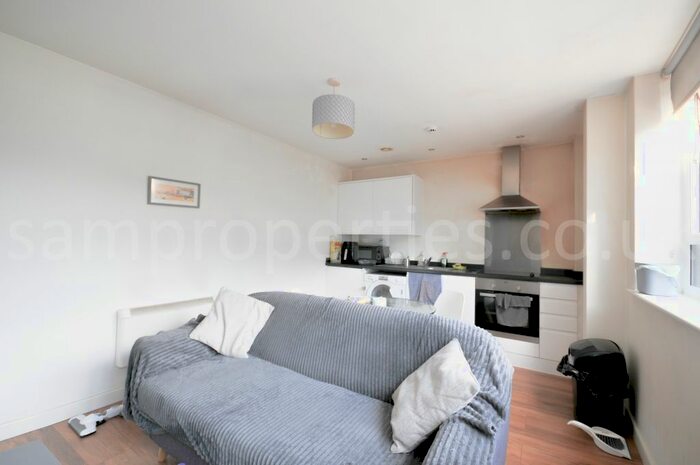 1 Bedroom Flat To Rent In Skerton Road, Old Trafford, Manchester, M16