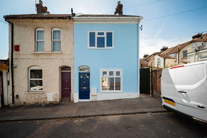 3 Bedroom Semi-Detached House To Rent In Brompton Lane, Strood, ME2