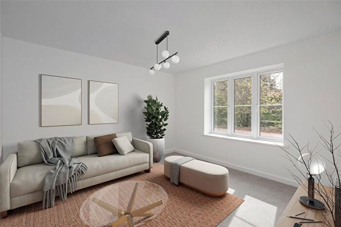 2 Bedroom Flat For Sale In Quarter Jack Park, Wimborne, Dorset, BH21