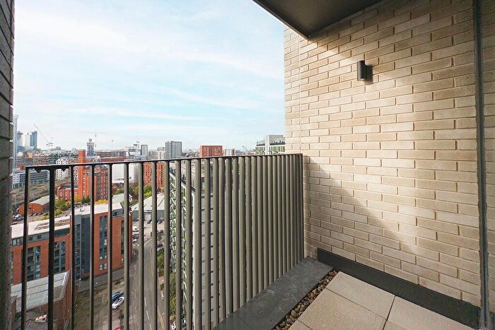 2 Bedroom Apartment To Rent In Queen Street, Manchester, Greater Manchester, M3