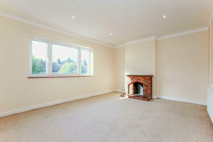 1 Bedroom Flat To Rent In Brighton Road, South Croydon, CR2