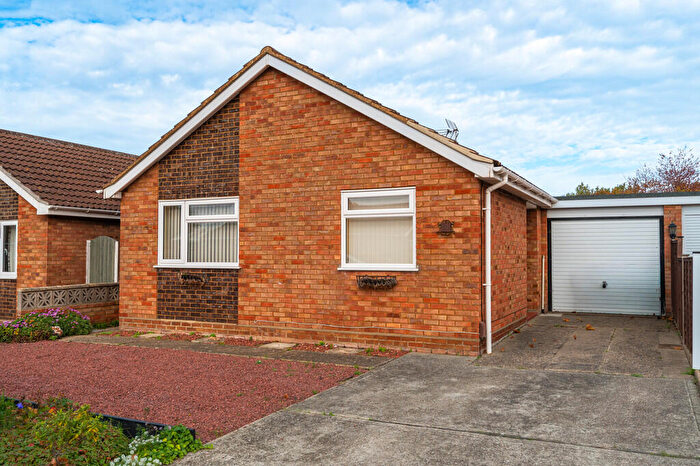 2 Bedroom Detached Bungalow For Sale In Glenfield Avenue, Felixstowe, IP11