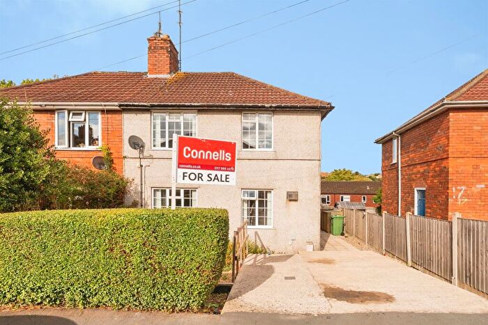 4 Bedroom Semi Detached House For Sale In St. Davids Crescent, Bristol, BS4
