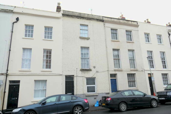 1 Bedroom Ground Flat To Rent In Oxford Street, Gloucester, GL1
