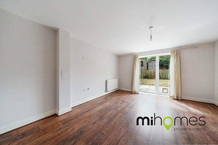 3 Bedroom Terraced House For Sale In Beckwith Close, Enfield, EN2