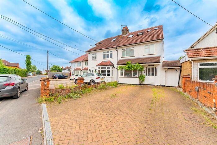 4 Bedroom Semi-Detached House To Rent In Swallow Street, Iver, SL0