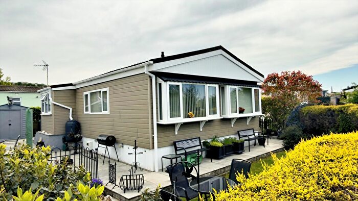 2 Bedroom Mobile/park Home For Sale In Summer Lane Park Homes, Banwell, BS29