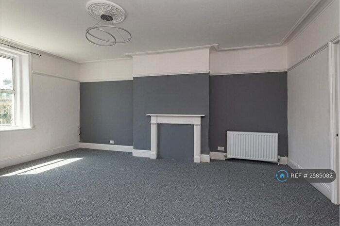 2 Bedroom Flat To Rent In Sandringham Court - Rent To Buy, Broadstairs, CT10