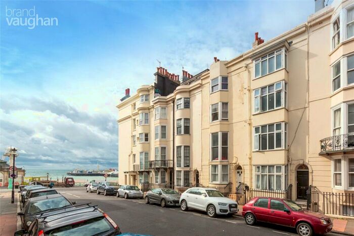 Flat To Rent In Madeira Place, Brighton, BN2