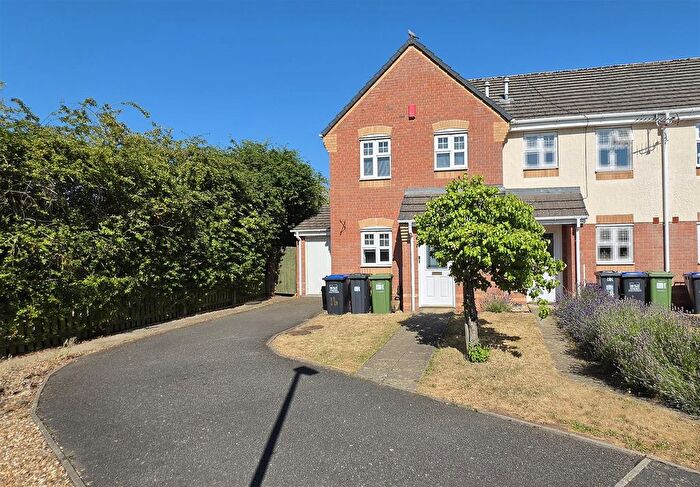 3 Bedroom End Of Terrace House To Rent In Priam Circus, Warwick Gates, Warwick, CV34