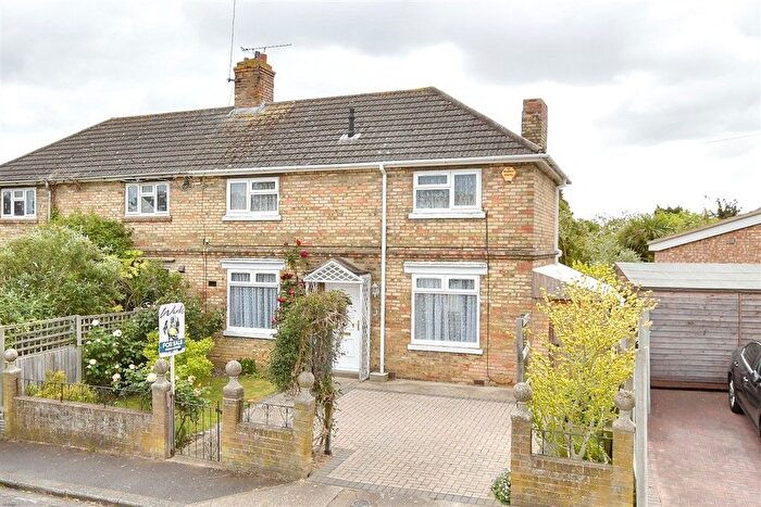 3 Bedroom Semi Detached House For Sale In Warden Road, Rochester, Kent, ME1