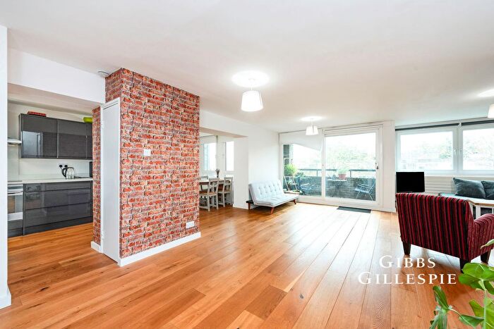 2 Bedroom Flat To Rent In Galba Court, Augustus Close, Brentford, TW8