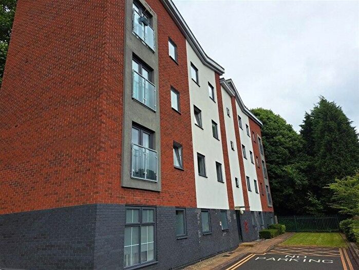 2 Bedroom Flat To Rent In D Lichfield Road, Four Oaks, Sutton Coldfield, B74