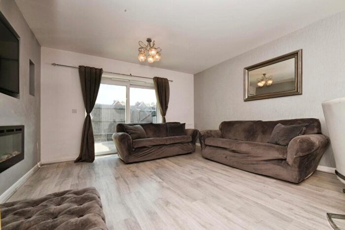 2 Bedroom End Of Terrace House For Sale In Widvale Road, Mountnessing, Brentwood, Essex, CM15