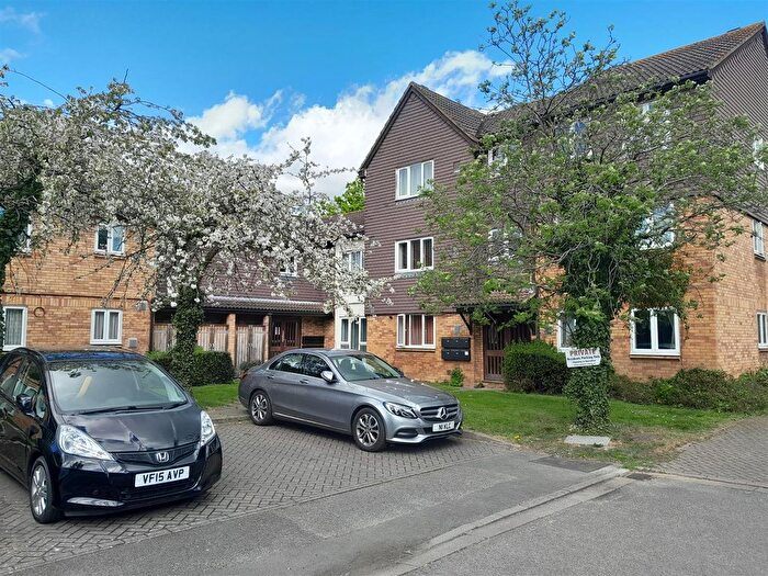 Studio For Sale In Brendon Close, Harlington, UB3