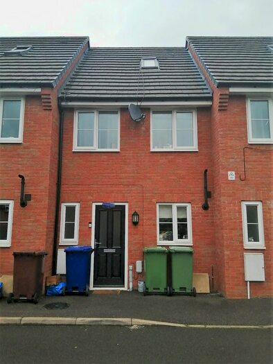 3 Bedroom Terraced House To Rent In Hednesford Road, Cannock, WS11