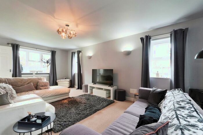 3 Bedroom Detached House For Sale In Main Street, Kellington, Goole, DN14