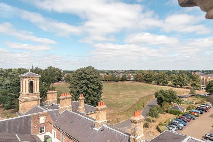 3 Bedroom Flat To Rent In Princess Park Manor, Royal Drive, N11