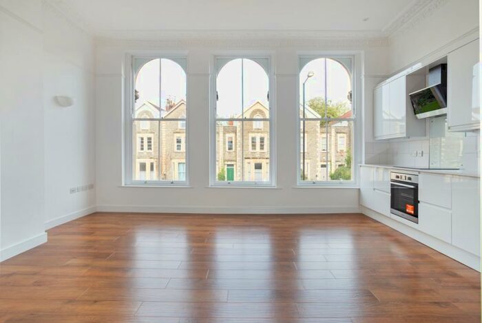 4 Bedroom Maisonette To Rent In Alma Road Clifton, BS8