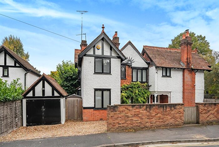 4 Bedroom Detached House For Sale In Chauntry Road, Maidenhead, SL6