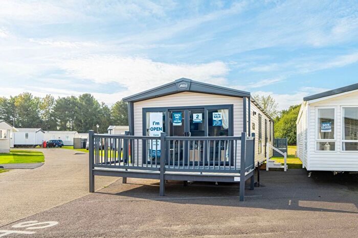 2 Bedroom Mobile/park Home For Sale In Broadland Sands Holiday Park, Corton, NR32