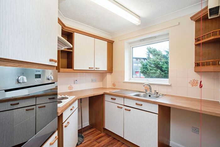 1 Bedroom Flat For Sale In Lower High Street, Watford, WD17