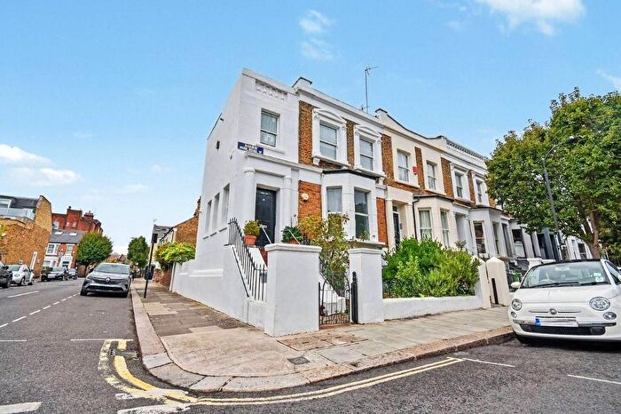 2 Bedroom Flat For Sale In Rylett Road, Shepherds Bush, W12