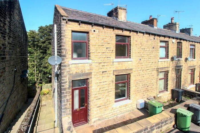 1 Bedroom End Of Terrace House To Rent In Manchester Road, Slaithwaite, Huddersfield, HD7
