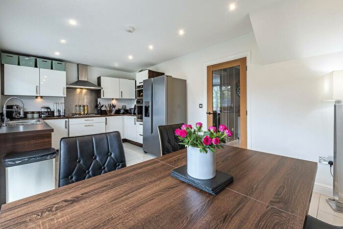 4 Bedroom Detached House For Sale In Broad Lane, Coventry, CV5