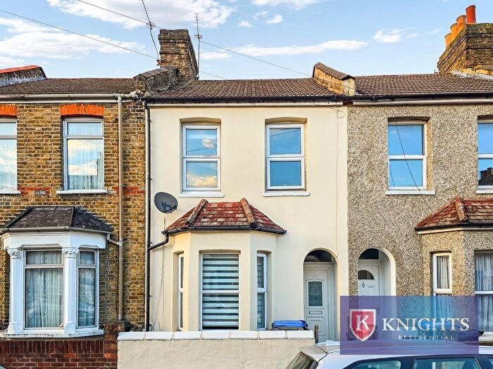 3 Bedroom Terraced House To Rent In Garfield Road, Enfield, EN3