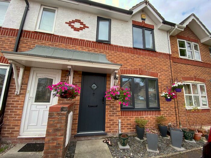 2 Bedroom Mews To Rent In Broomfield Close, Winsford, CW7