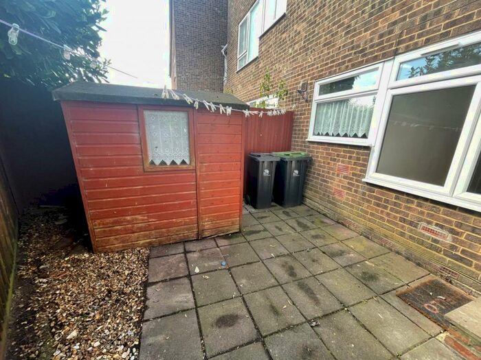 1 Bedroom Flat To Rent In Ferndown, BH22