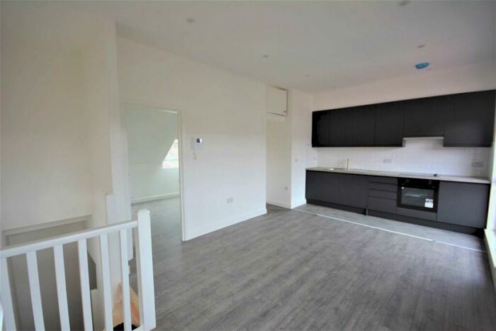 1 Bedroom Flat To Rent In Watford Way, London, NW4