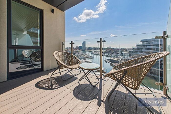 2 Bedroom Flat For Sale In Alexandra Wharf, Maritime Walk, Ocean Village, SO14