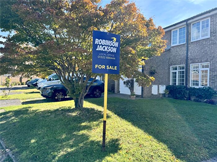 3 Bedroom End Of Terrace House For Sale In Greenacre Close, Swanley, Kent, BR8