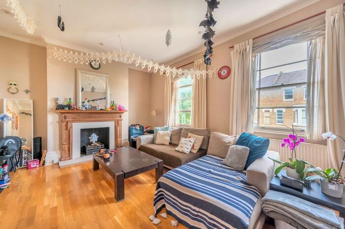 2 Bedroom Flat To Rent In The Park, Ealing, London, W5