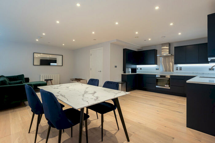 2 Bedroom Apartment To Rent In Waldorf House, Cooper Street, M2