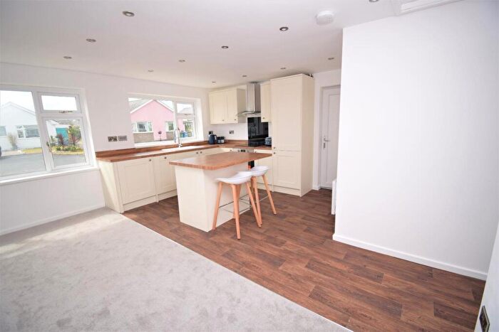 2 Bedroom Detached Bungalow For Sale In Cefn Y Gader, Morfa Bychan, Porthmadog, LL49