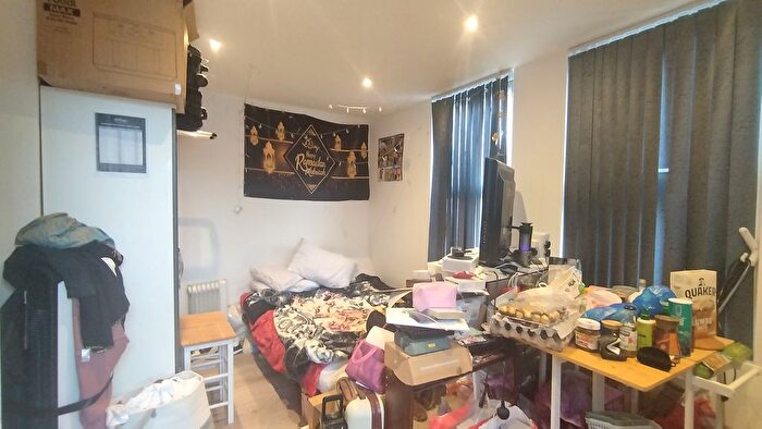 Studio To Rent In Gunnersbury Lane, London, W3