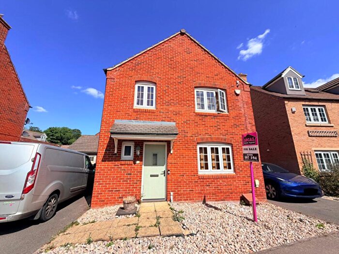 4 Bedroom Detached House For Sale In Greenell Close, Deanshanger, MK19