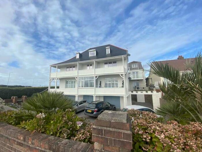 1 Bedroom Apartment To Rent In West Drive, Porthcawl, CF36